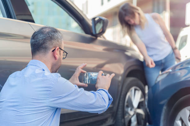 Professional Full Coverage Car Insurance technician working in Dilkon, AZ